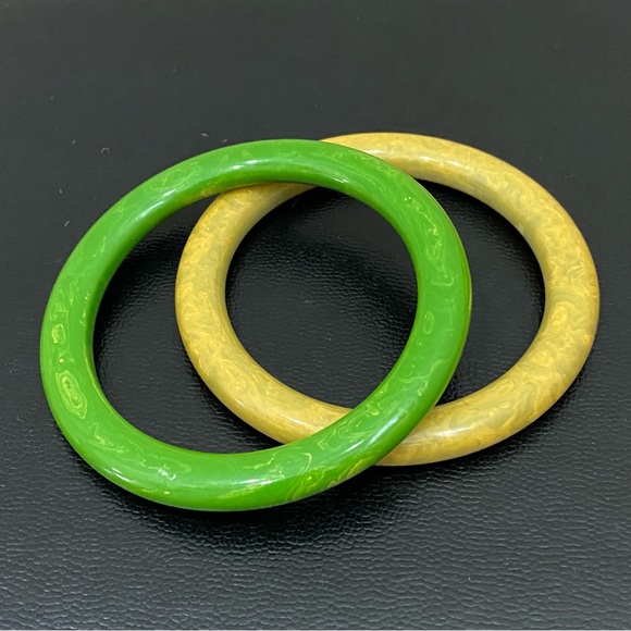 Vintage Green & Yellow Swirl Marbled Bakelite Bangle Bracelet Set - Picture 8 of 12